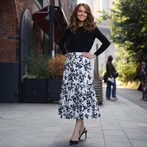 BLACK AND WHITE FLORAL SKIRT